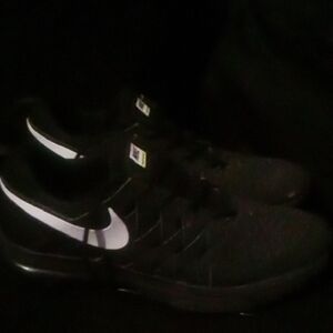 Nike Men's Black and White Athletic Shoes